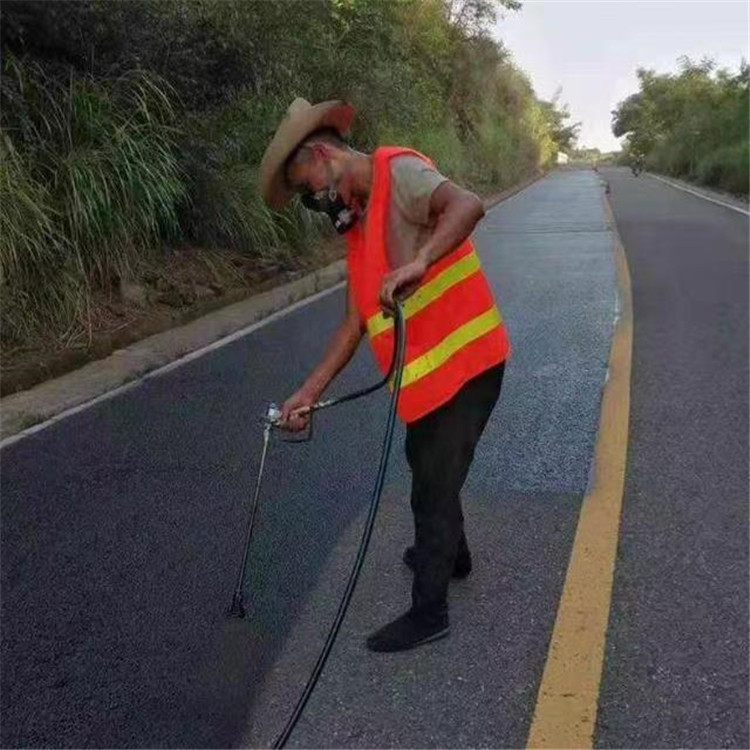 泰州 彩色防滑路面的底涂是保障路面附着力